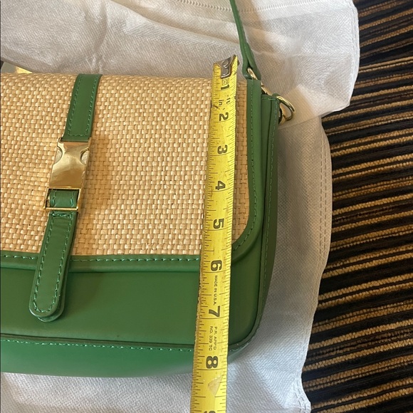Chic Green and Cream Shoulder Bag - Picture 12 of 13